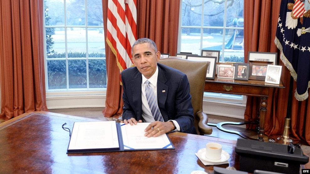 Obama en la Oficina Oval. Foto Archivo