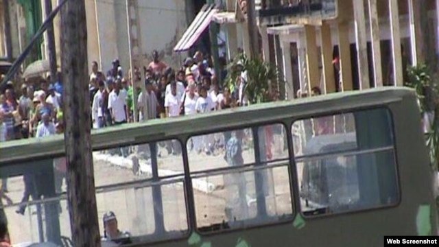 Ladies in White march through the streets of Cuba. Photo courtesy of @ivanlibre
