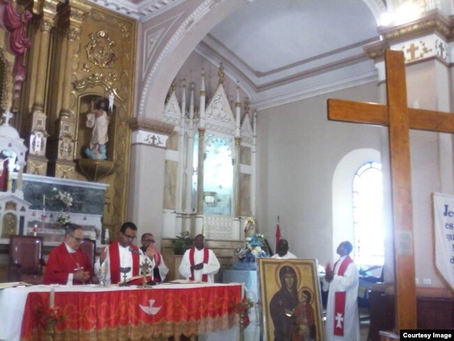 Cruz Peregrina en Manzanillo.