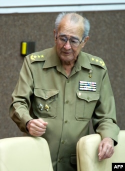 General de División Julio Casas Regueiro.