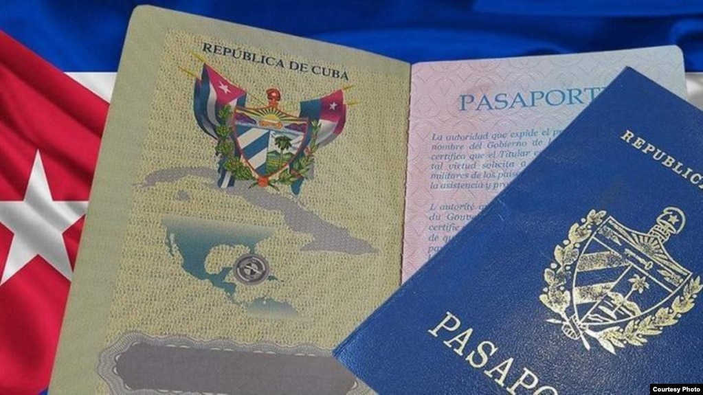 Pasaportes cubanos.