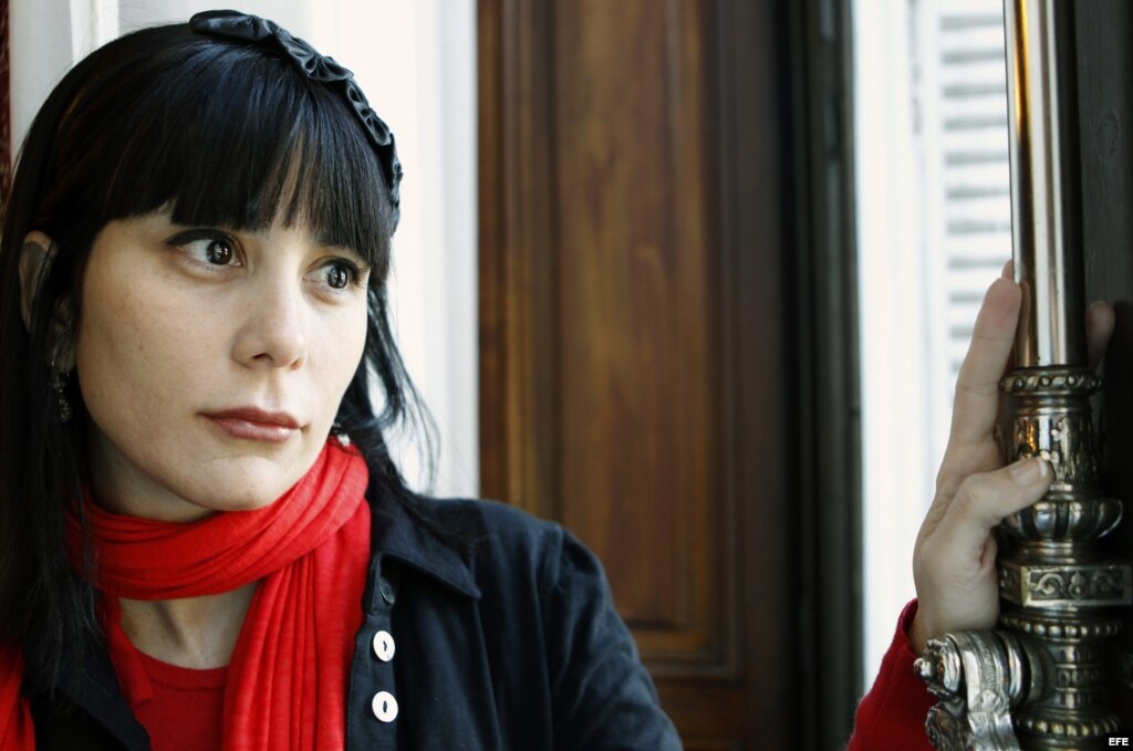 Novelista Wendy Guerra afirma que en Cuba muchas mujeres ... - Martí Noticias
