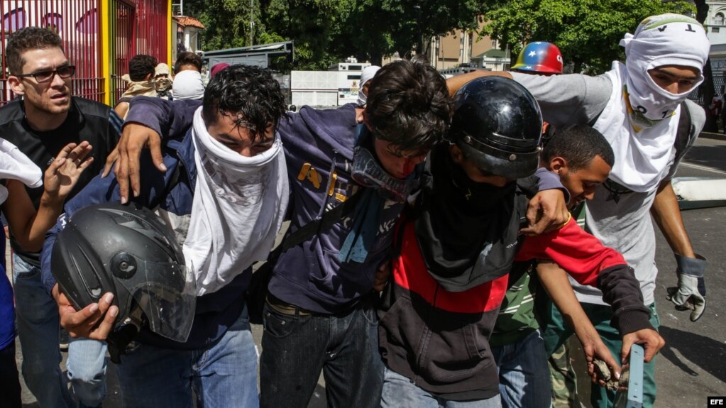 Las fuerzas de seguridad de Venezuela dispersaron hoy nuevamente con chorros de agua y gases lacrimÃ³genos una marcha de la oposiciÃ³n en la capital. 