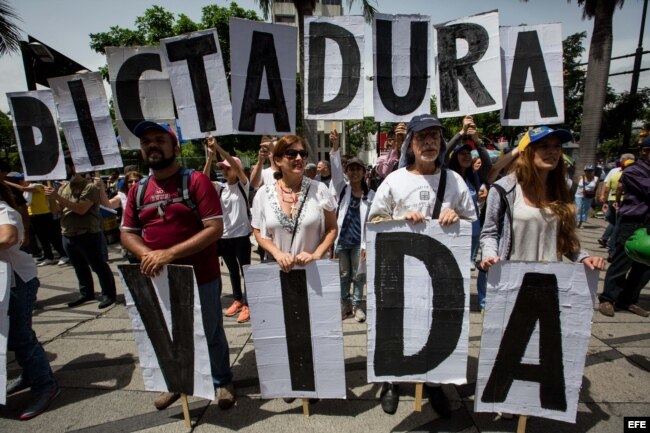 Médicos del chavismo y la oposición midieron fuerzas en las calles venezolanas.