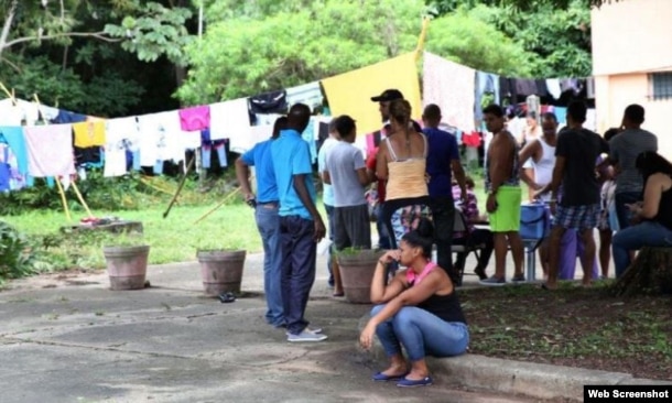 En la Pastoral Social hay 130 cubanos albergados, y 170 están en la iglesia de Santa Ana. (Foto La Estrella de Panamá)