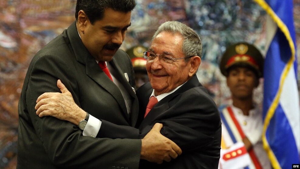Raúl Castro y Nicolás Maduro.