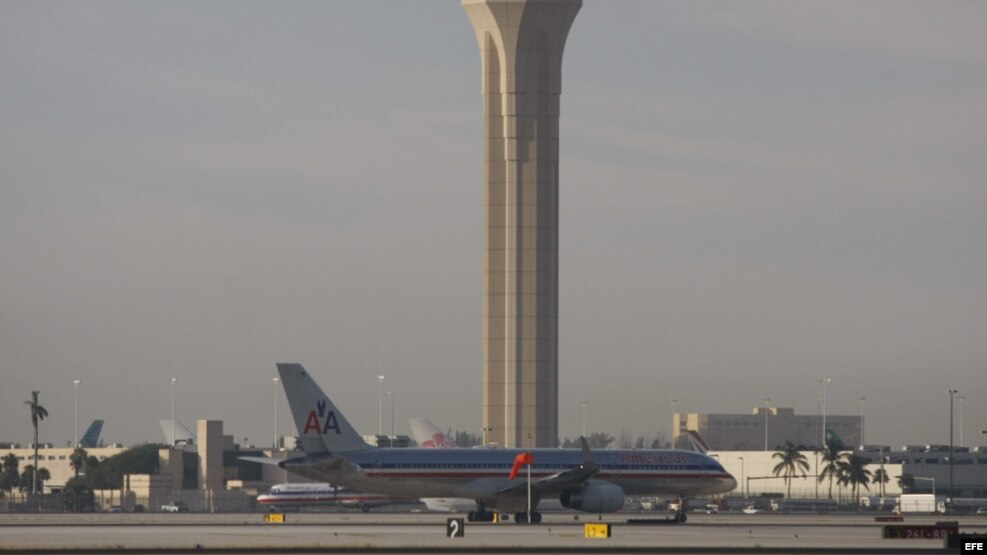 Resultado de imagen de Aeropuerto Internacional de Miami e