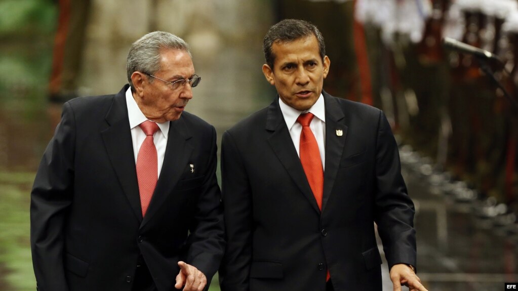 Raúl Castro recibió a Ollanta Humala en el Palacio de la Revolución de La Habana.