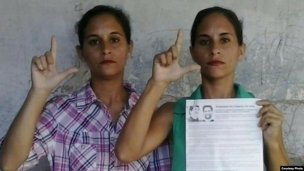 Hermanas Adairis y Anairis Miranda, sancionadas a 1 año de cárcel en Holguín,luego de la muerte de Fidel Castro. (Cortesía Movimiento Cristiano Liberación, MCL).