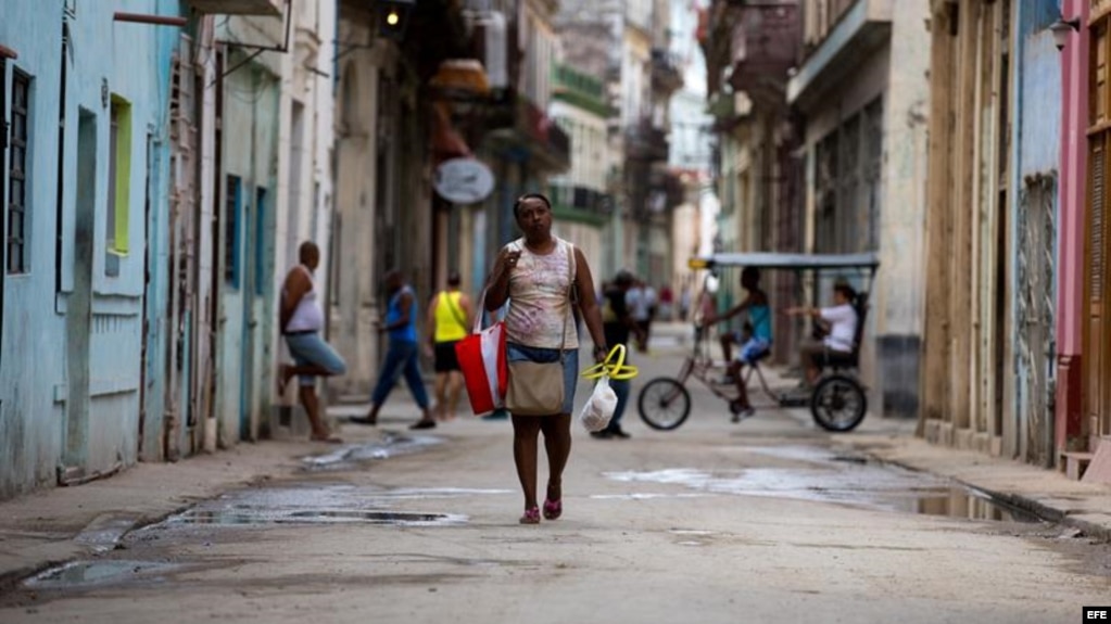 "Entré a la isla pensando que el embargo era el causante de la pobreza", dijo Katharina Hall.