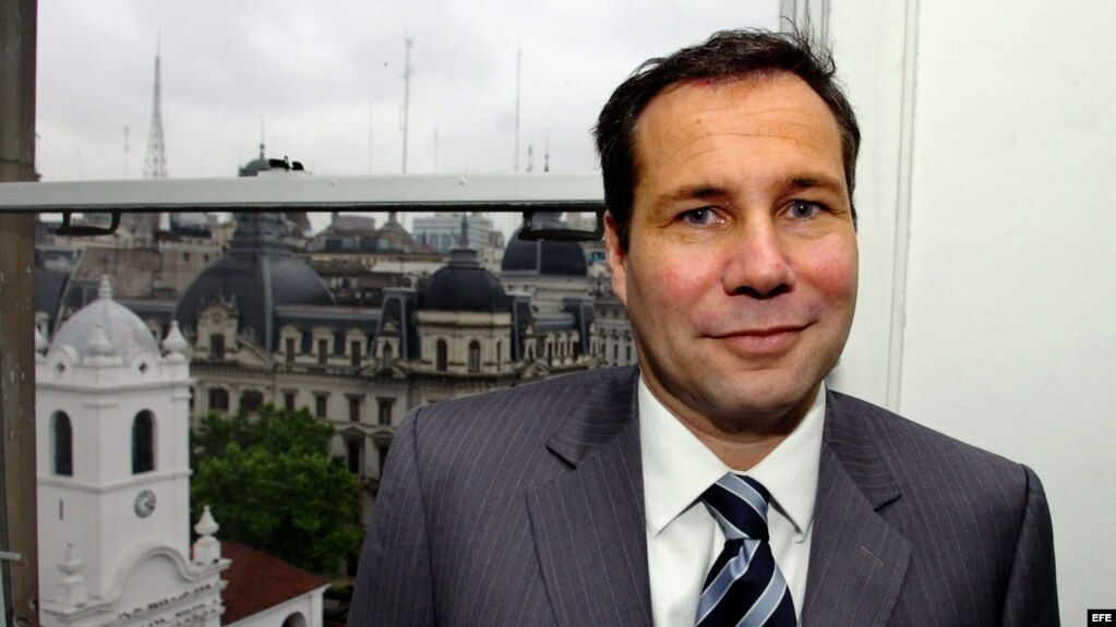 GRA002. BUENOS AIRES, 19/01/2015.- Fotografía de archivo (25/10/06), del fiscal argentino Alberto Nisman, que denunció a la presidenta, Cristina Fernández, por presunto encubrimiento de Irán en un atentado contra la mutual judía AMIA, y que fue hallado mu