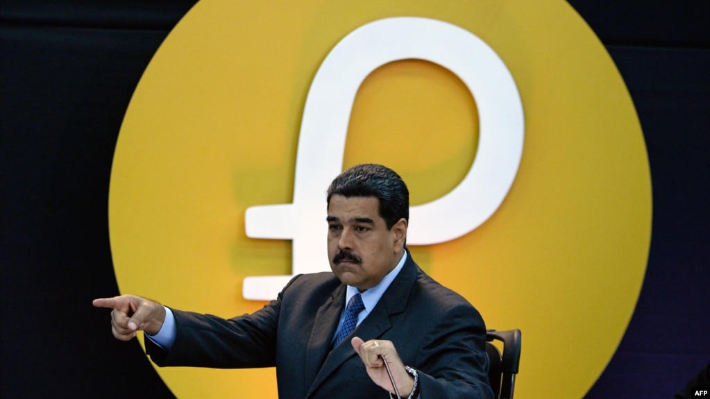 Maduro en el lanzamiento de la criptomoneda Petro.