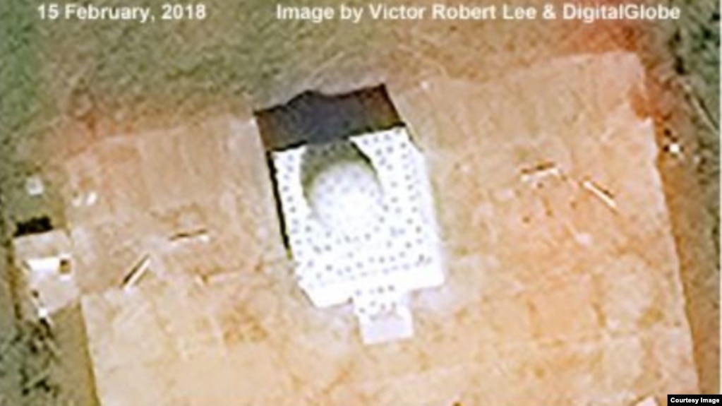 La poderosa antena protegida por un domo en Bejucal fortalece la capacidad de Cuba para interceptar las comunicaciones satelitales de EE.UU.(Victor Robert Lee and Digital Globe)